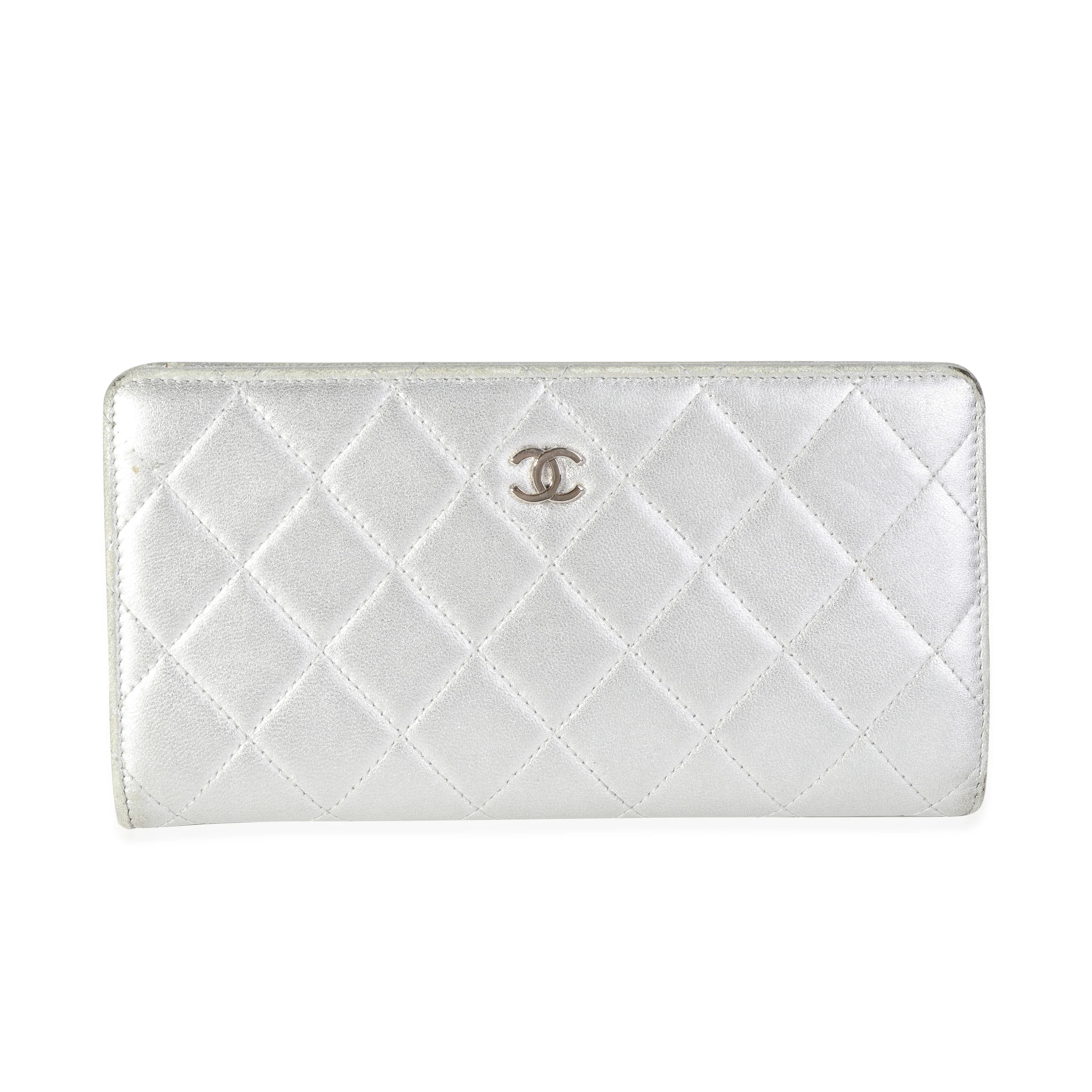 Chanel Metallic Silver Quilted Lambskin Leather CC L-Yen Wallet - Image 3