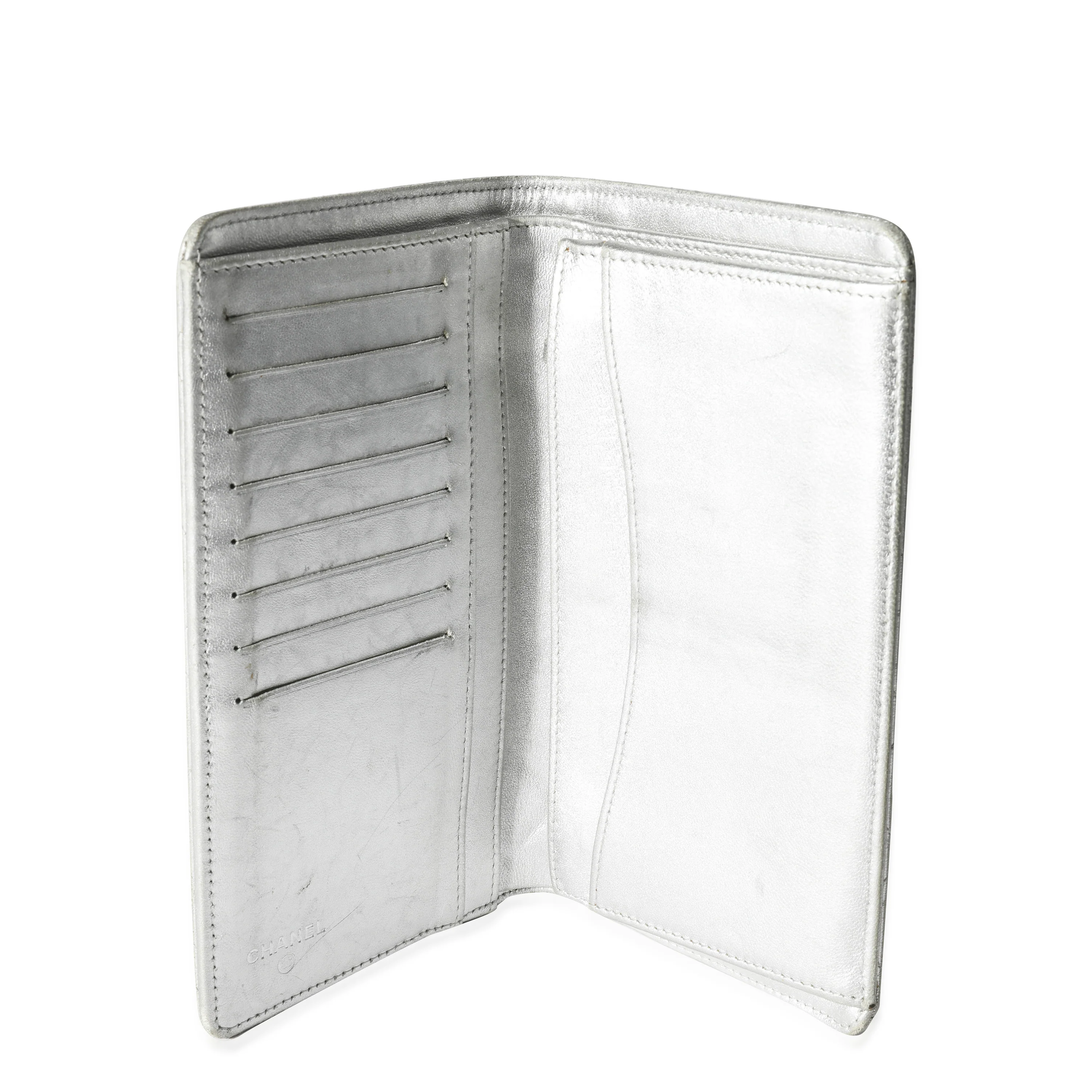 Chanel Metallic Silver Quilted Lambskin Leather CC L-Yen Wallet - Image 4